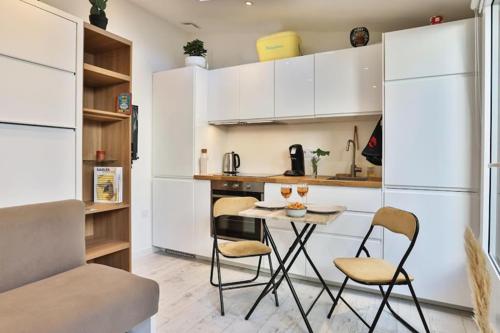 Tiny Studio Terrasse, Hypercentre La Plage A 2 Pas ! Les Sables-dʼOlonne 외부 사진
